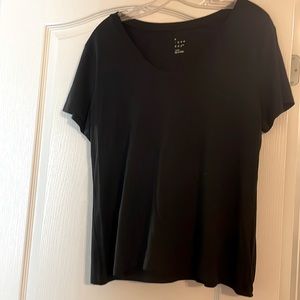 Never worn. Black short sleeve t-shirt.